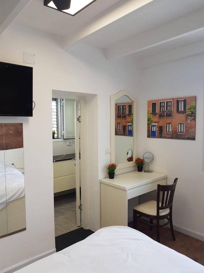 Boutique 22 Guest Rooms 海法 外观 照片